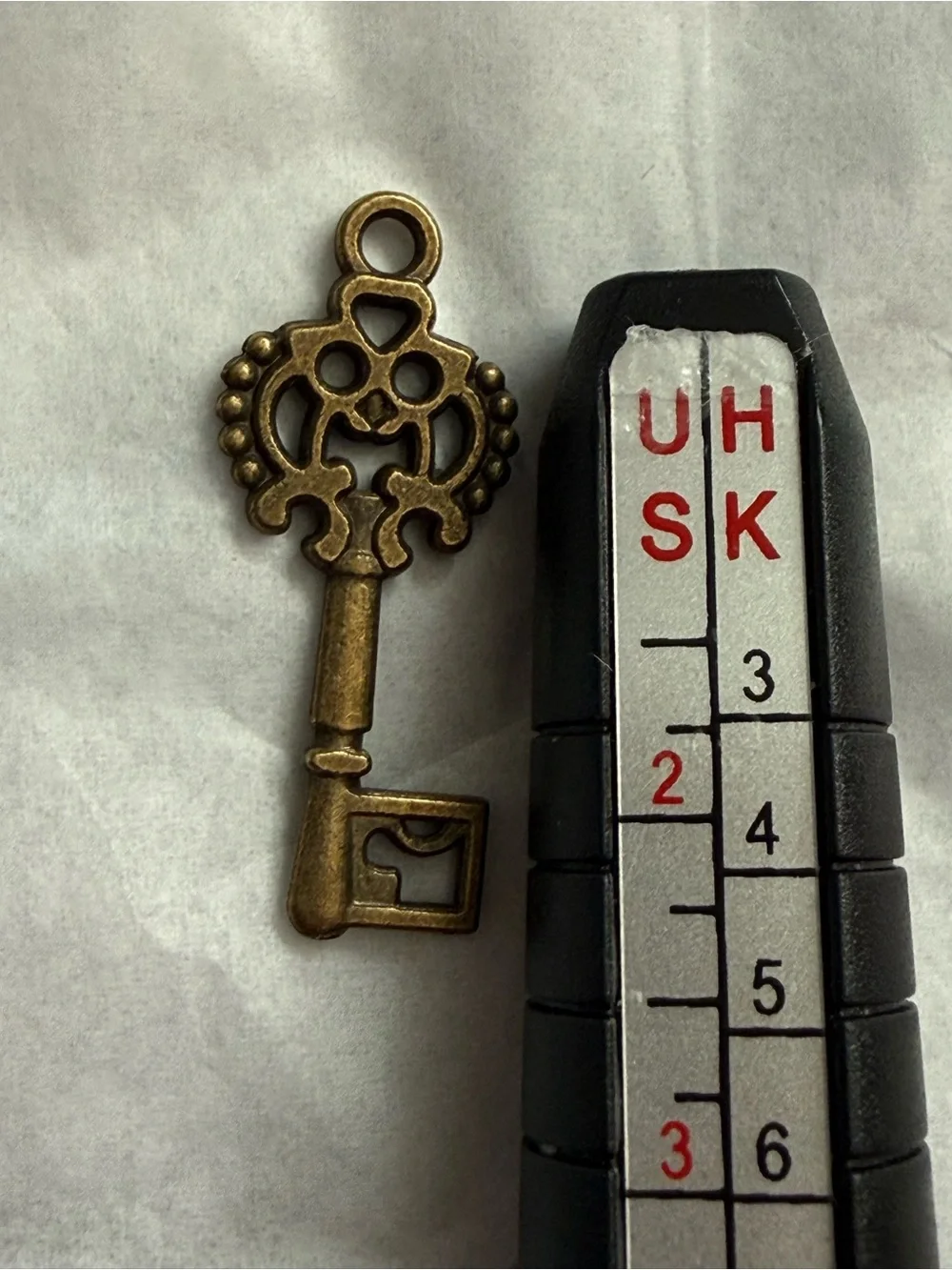 Antique-Style Decorative Skeleton Key Pendant - Brass Tone